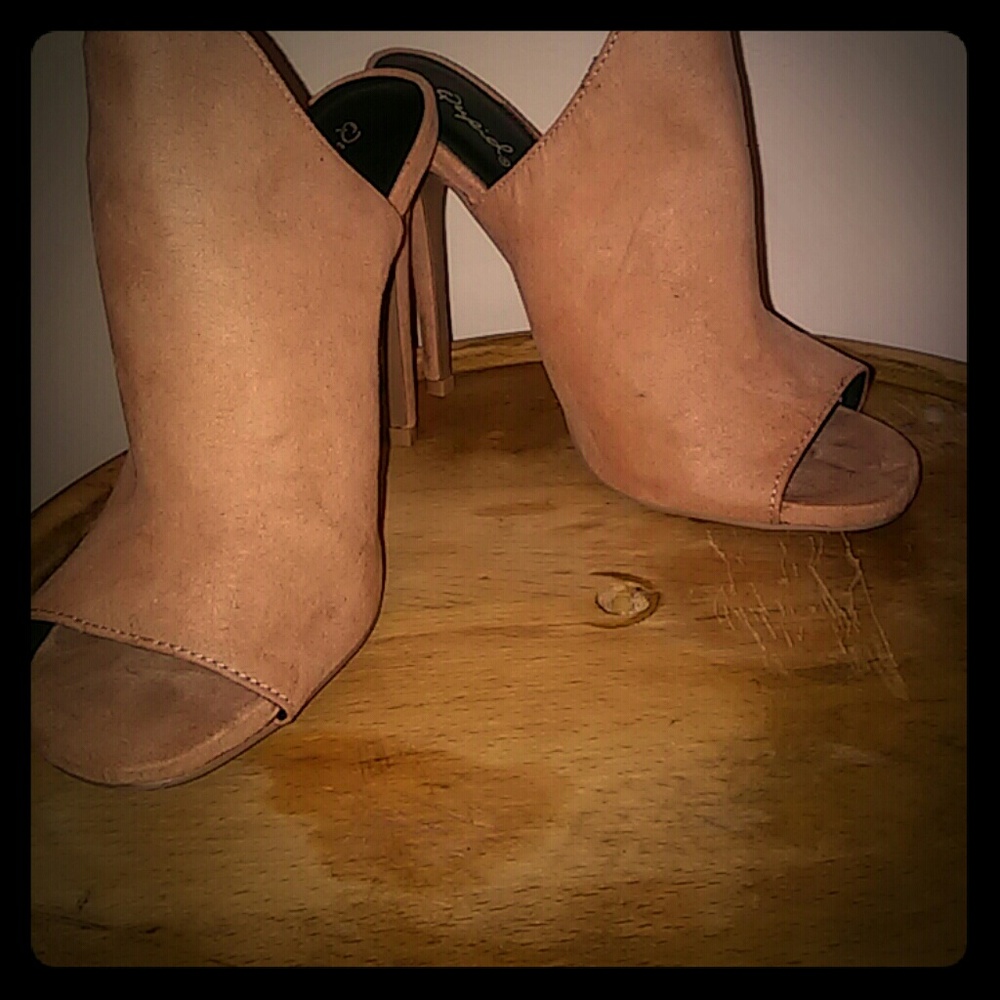 Tan Heel Stilettos